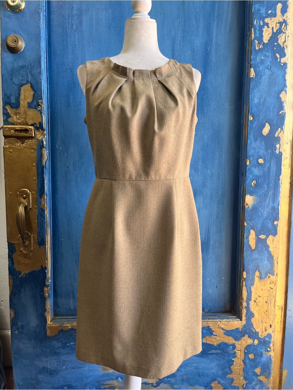 karin stevens Sleeveless Pleat-Neck Shift Dress in Camel Brown